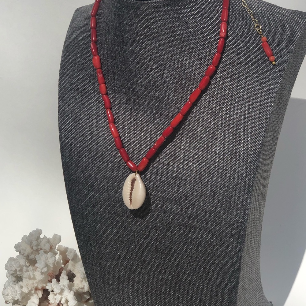 Chlash Jewels Crowie Coral necklace